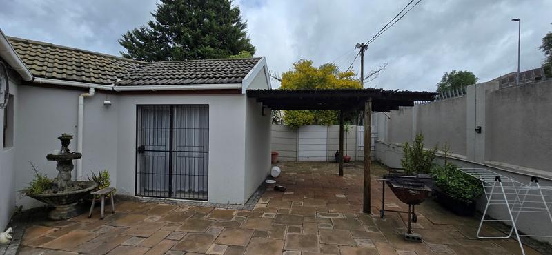 To Let 4 Bedroom Property for Rent in Durbanville Western Cape